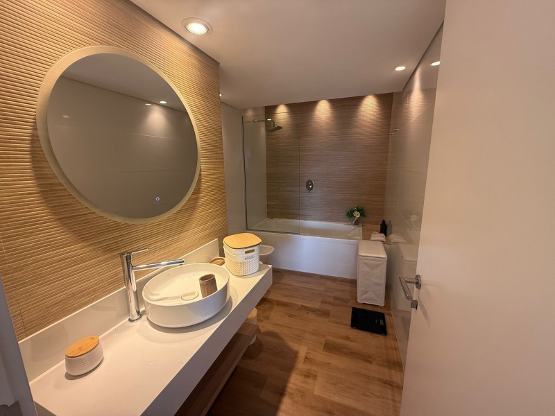 Departamento en alquiler con tres dormitorios en suite